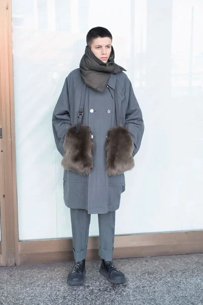 Look 10